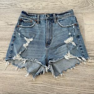 ABERCROMBIE & FITCH | High Rise Mom Shorts